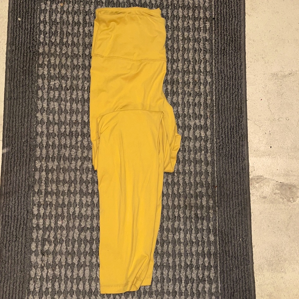 Yellow leggings